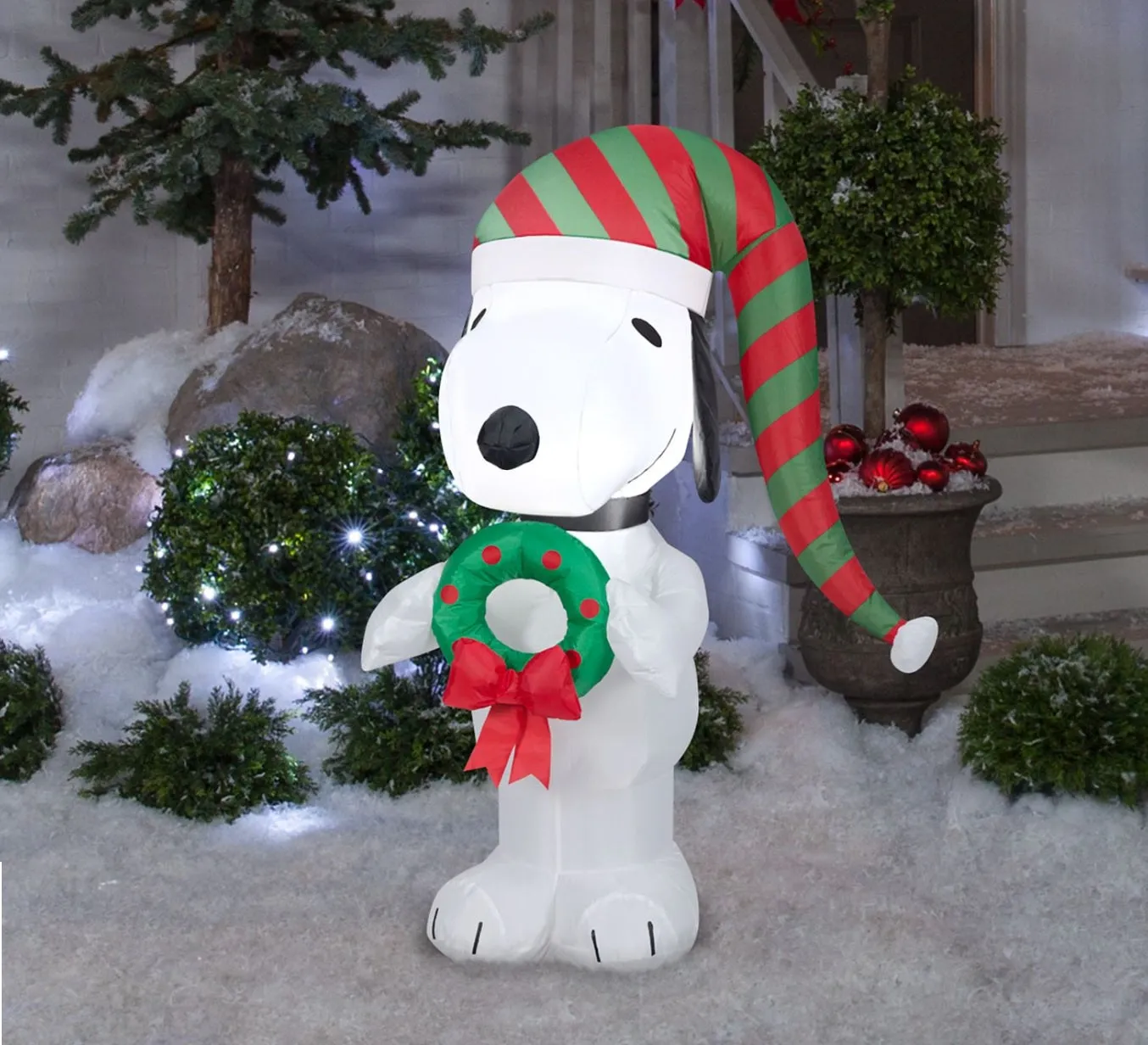 3.5' Gemmy Airblown® Outdoor Inflatable Snoopy with Wreath