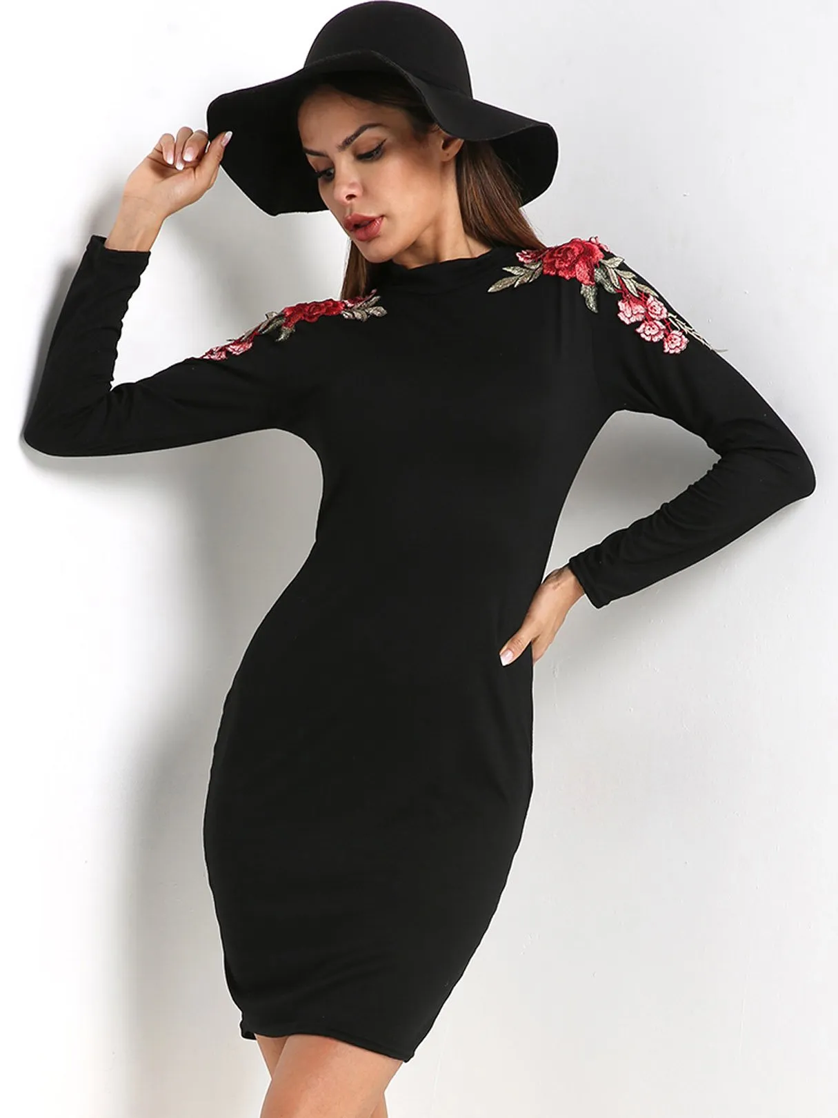 Wholesale Black Round Neck Long Sleeve Embroidered Bodycon Casual Dress