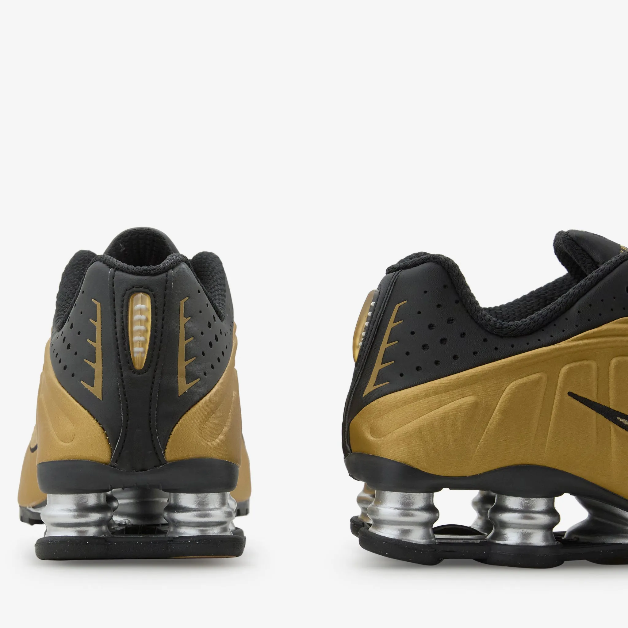 Women's Shox R4 Black | Metallic Gold | Metallic Silver